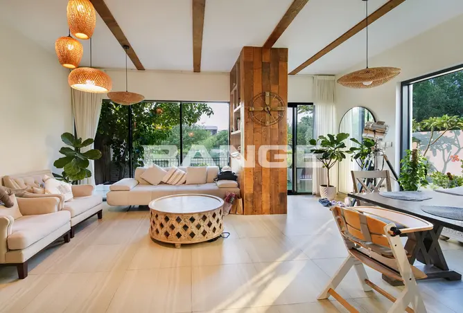 160533005 - Property Image 2