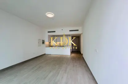 شقة - 3 غرف نوم - 4 حمامات للايجار في لوما بارك فيوز - منطقة 14 - قرية جميرا الدائرية - دبي