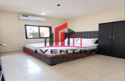 Apartment - 1 - 1 for rent in Al Muraqqabat - Deira - Dubai