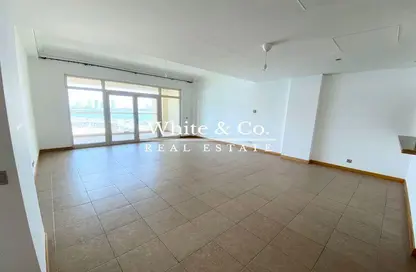 Apartment - 1 Bedroom - 2 Bathrooms for rent in Al Hatimi - Shoreline Apartments - Palm Jumeirah - Dubai