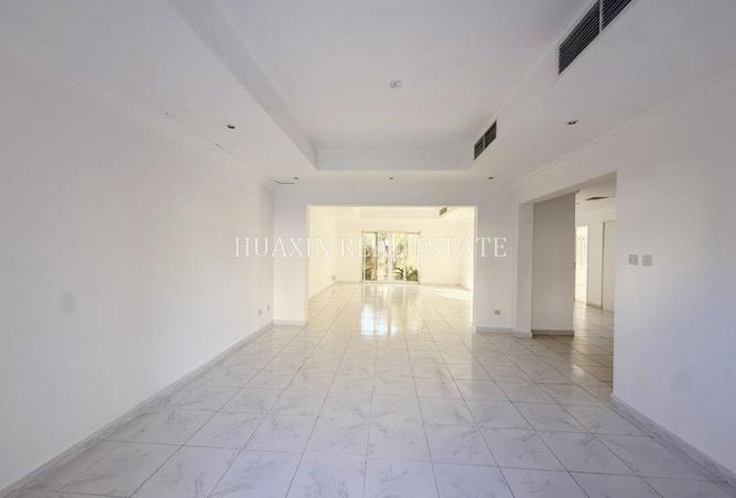 73111123 - Property Image 3