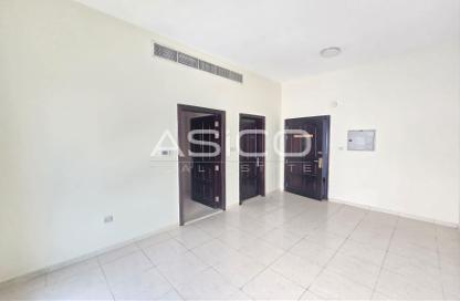 Apartment - Studio - 1 Bathroom for rent in Al Muraqqabat - Deira - Dubai Apartment - Studio - 1 Bathroom for rent in Al Muraqqabat - Deira - Dubai