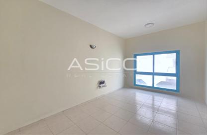 Apartment - Studio - 1 Bathroom for rent in Al Muraqqabat - Deira - Dubai