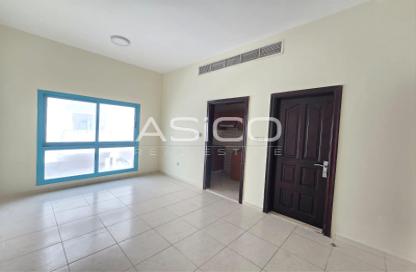 Apartment - Studio - 1 Bathroom for rent in Al Muraqqabat - Deira - Dubai Apartment - Studio - 1 Bathroom for rent in Al Muraqqabat - Deira - Dubai