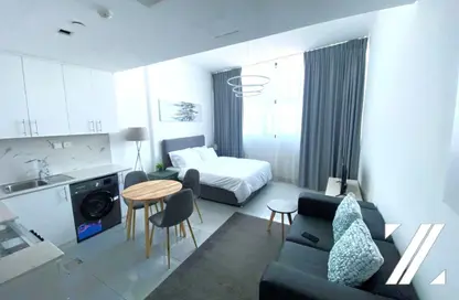 شقة - 1 حمام للايجار في برج او2 - منطقة 14 - قرية جميرا الدائرية - دبي