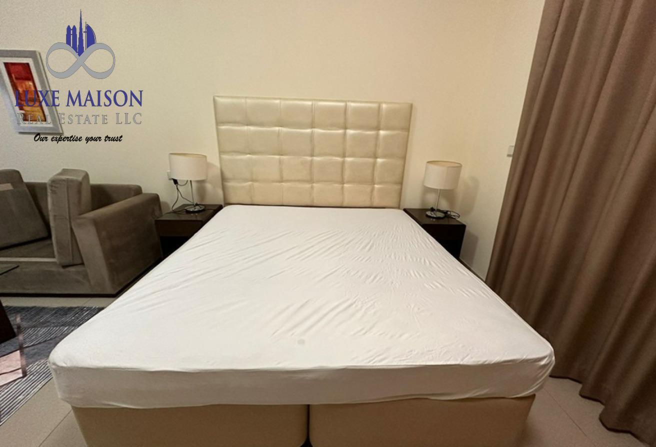 Modern Living | Furnished Studio in Lincoln Park photo 11