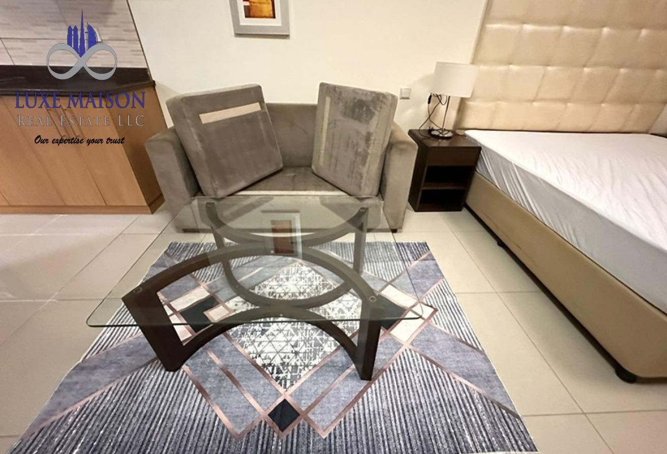 Modern Living | Furnished Studio in Lincoln Park photo 7