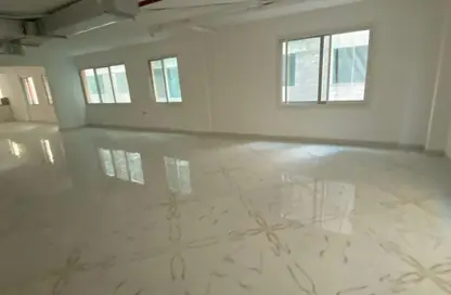 مكتب - غرفة نوم للايجار في 3 المويهات - المويهات - عجمان