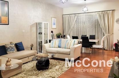 Apartment - 2 Bedrooms - 2 Bathrooms for rent in Al Ghaf 4 - Al Ghaf - Greens - Dubai