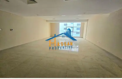 مكتب - 2 حمامات للايجار في أبو شغارة - الشارقة