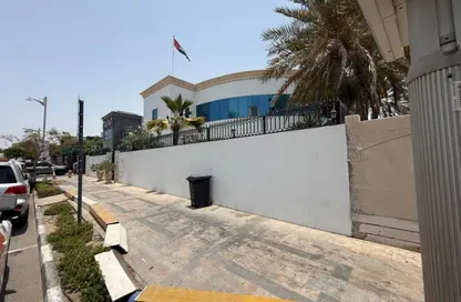 Villa - 3 Bedrooms - 3 Bathrooms for sale in Jumeirah 3 - Jumeirah - Dubai