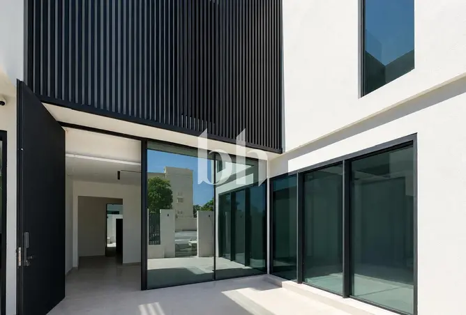 155513851 - Property Image 2