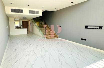 Townhouse - 2 Bedrooms - 3 Bathrooms for rent in Rukan 3 - Rukan - Dubai