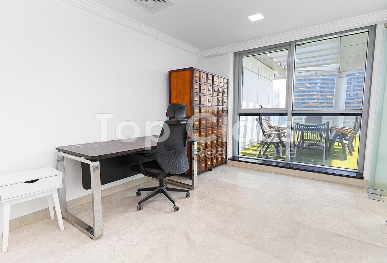 Spacious Penthouse | Private Pool | Renovated photo 9