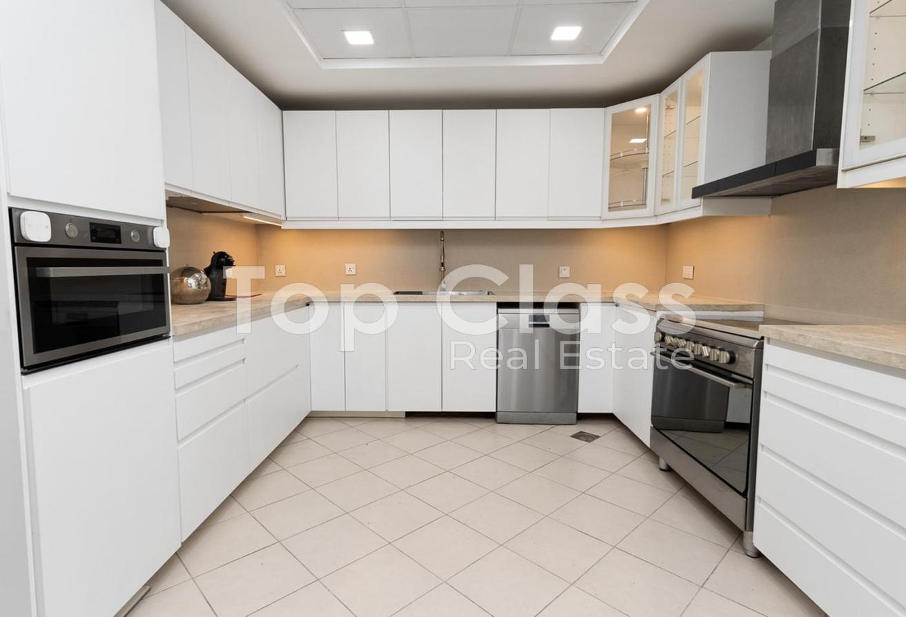 Spacious Penthouse | Private Pool | Renovated photo 6