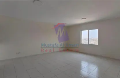 Apartment - 1 Bathroom for rent in Building IC1-EMR-03 - Emirates Cluster - International City - Dubai