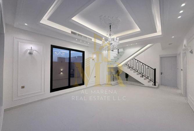 102016989 - Property Image 3