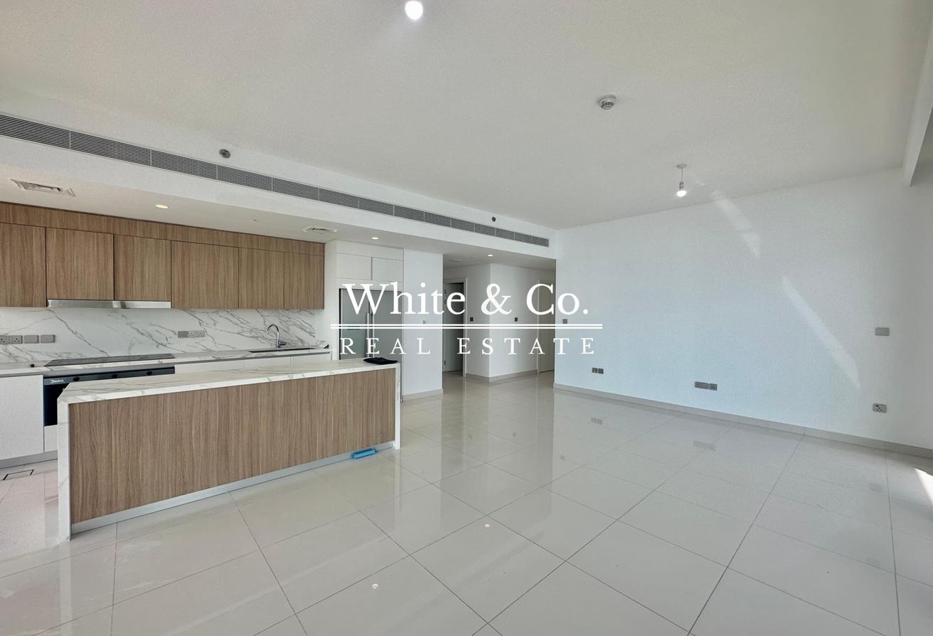Full Palm | Corner Unit | No Construction photo 8