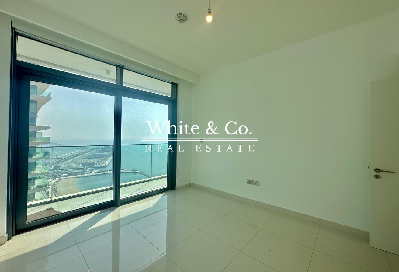 Full Palm | Corner Unit | No Construction photo 11