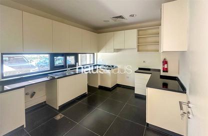 Villa - 3 - 5 for rent in Richmond - Damac Hills - Dubai