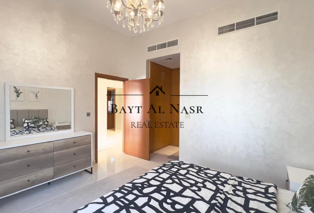 Fully Furnished | Upgraded | Front of the Mall photo 11