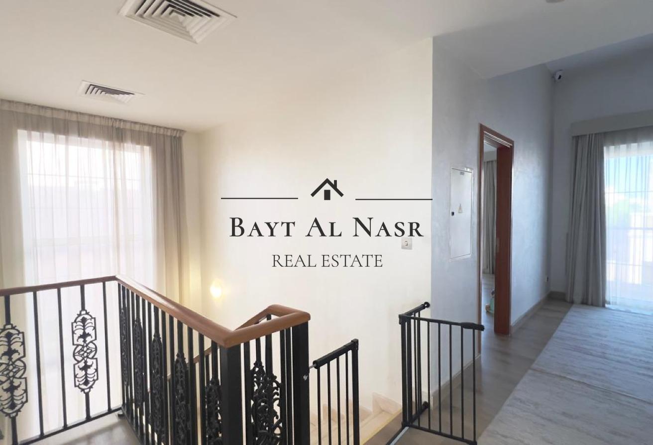 Fully Furnished | Upgraded | Front of the Mall photo 18