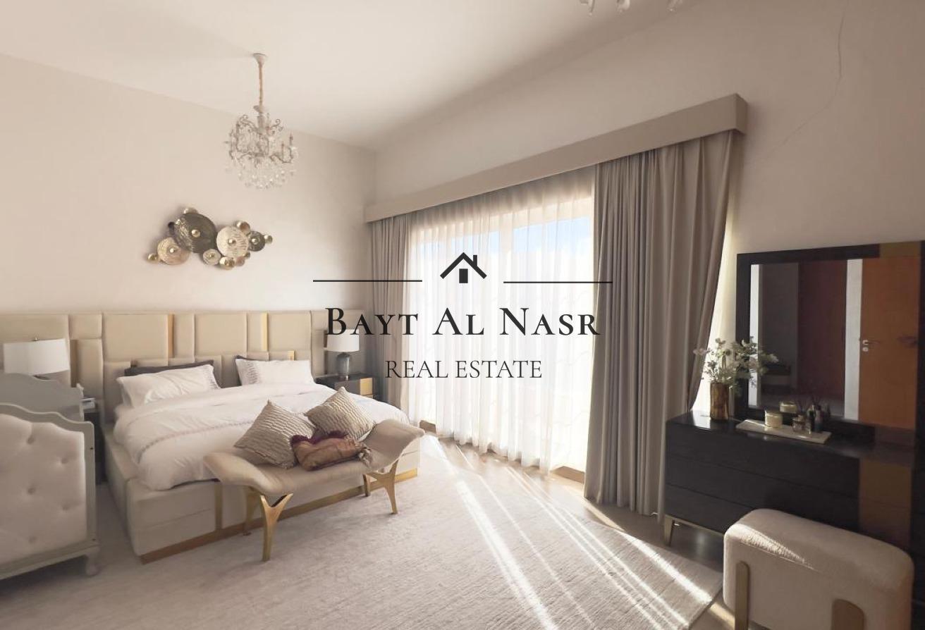Fully Furnished | Upgraded | Front of the Mall photo 15