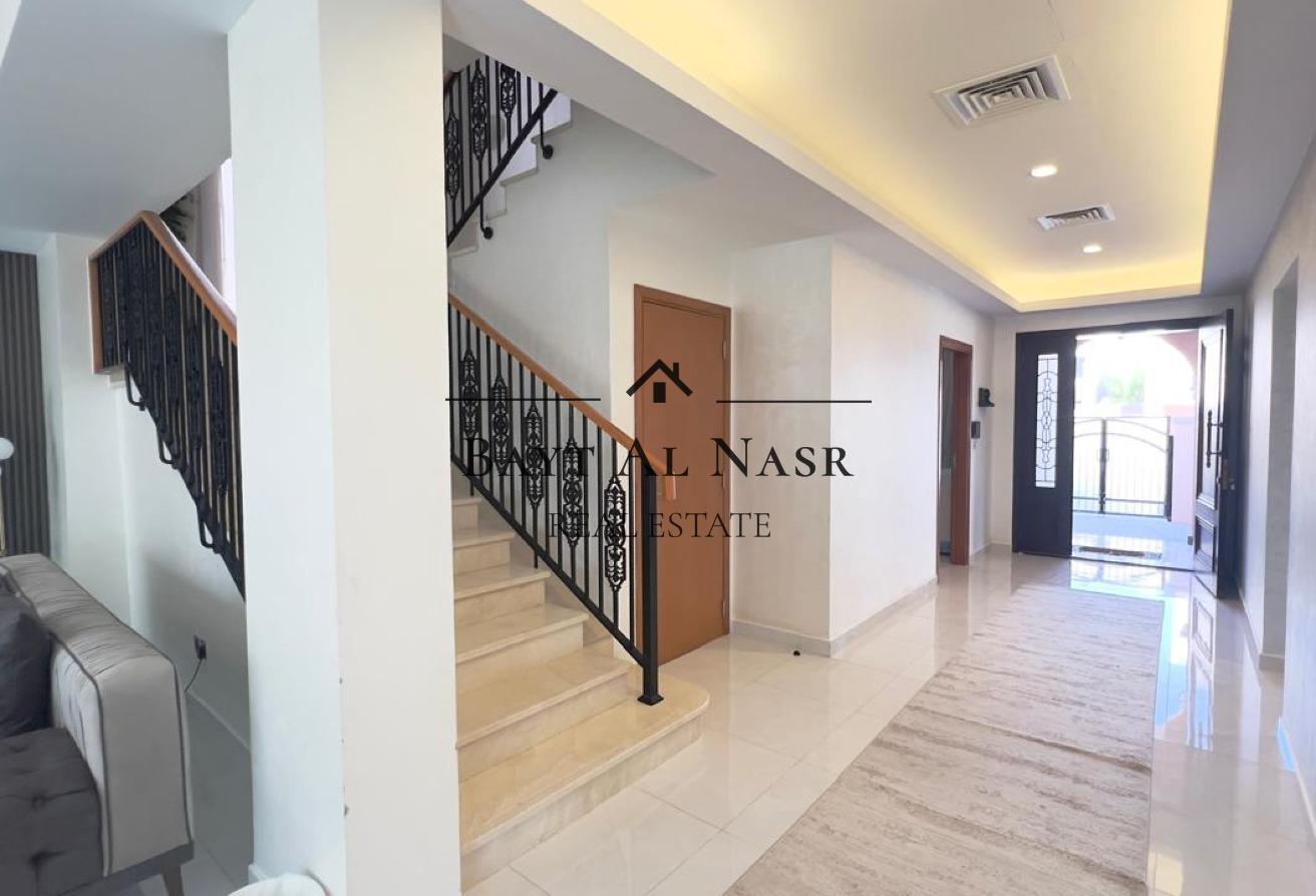 Fully Furnished | Upgraded | Front of the Mall photo 8