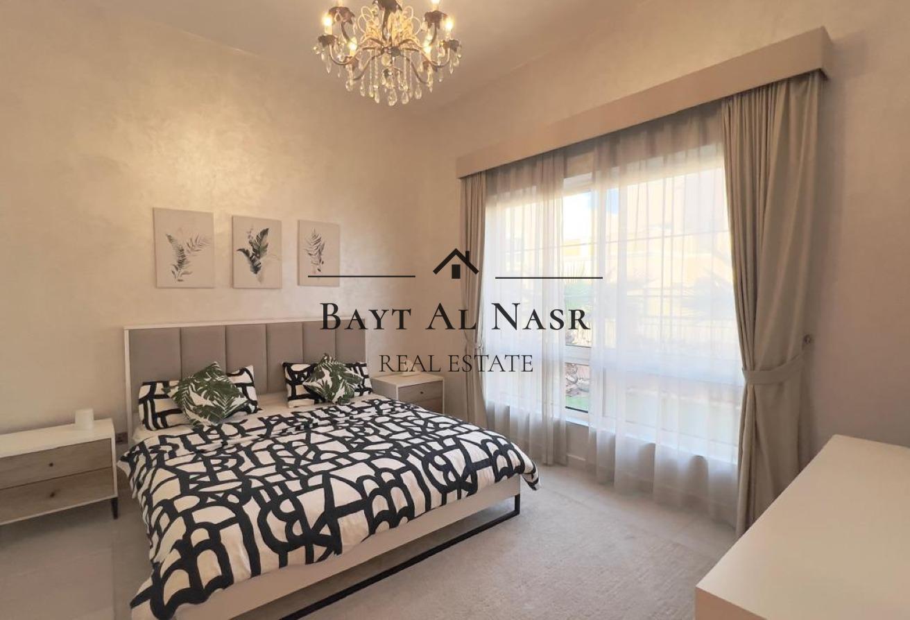 Fully Furnished | Upgraded | Front of the Mall photo 9