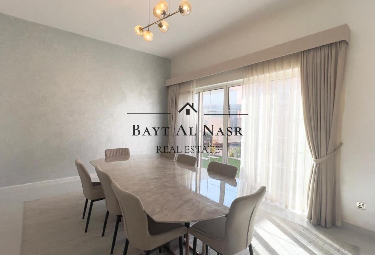 Fully Furnished | Upgraded | Front of the Mall photo 5