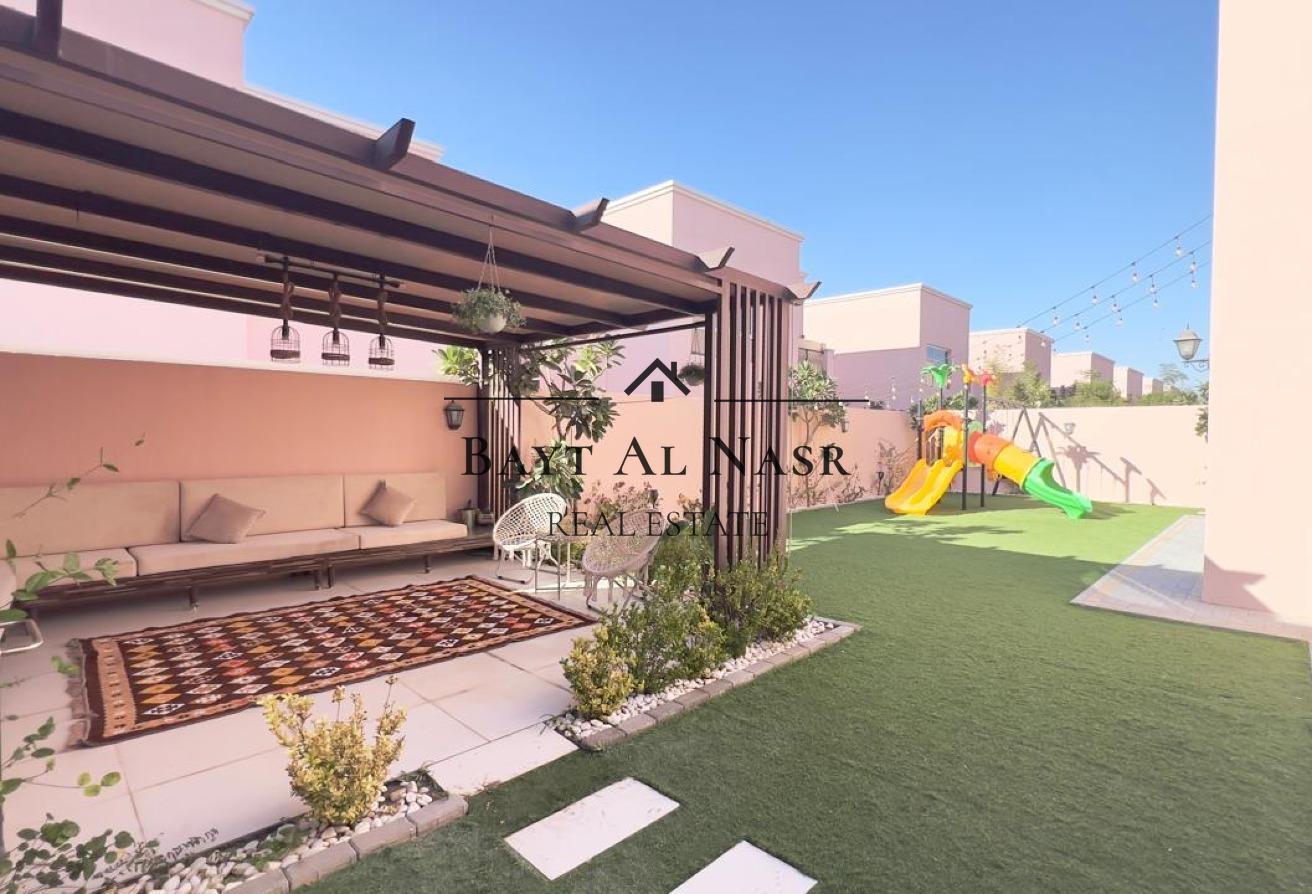 Fully Furnished | Upgraded | Front of the Mall photo 13