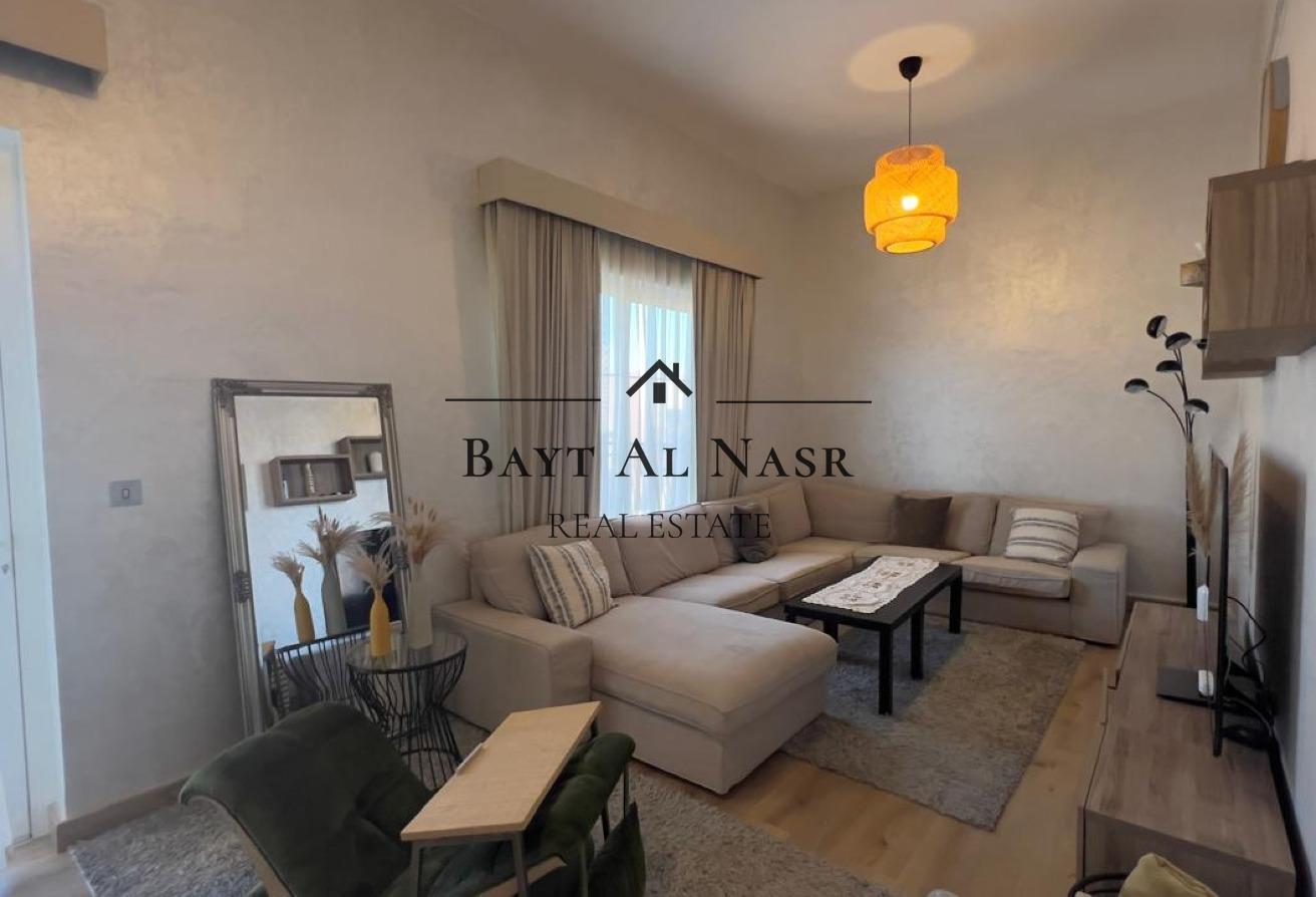 Fully Furnished | Upgraded | Front of the Mall photo 20