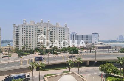Apartment - 2 Bedrooms - 2 Bathrooms for rent in Al Khushkar - Shoreline Apartments - Palm Jumeirah - Dubai