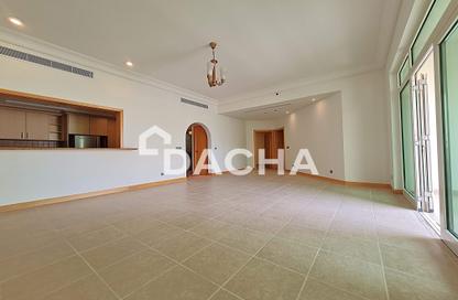 Apartment - 2 Bedrooms - 2 Bathrooms for rent in Al Khushkar - Shoreline Apartments - Palm Jumeirah - Dubai