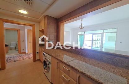 Apartment - 2 Bedrooms - 2 Bathrooms for rent in Al Khushkar - Shoreline Apartments - Palm Jumeirah - Dubai