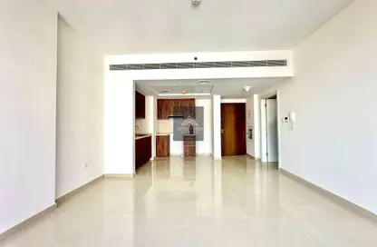 شقة - غرفة نوم - 2 حمامات للايجار في أبتاون الزاهية - الزاهية - تجارية مويلح - الشارقة