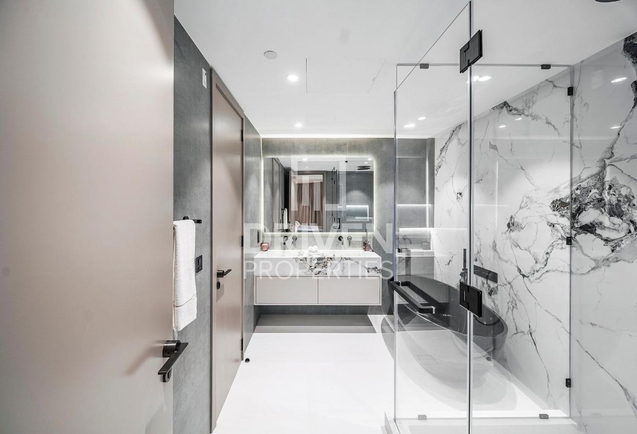 Fully Renovated | Vacant | Luxury Living photo 28