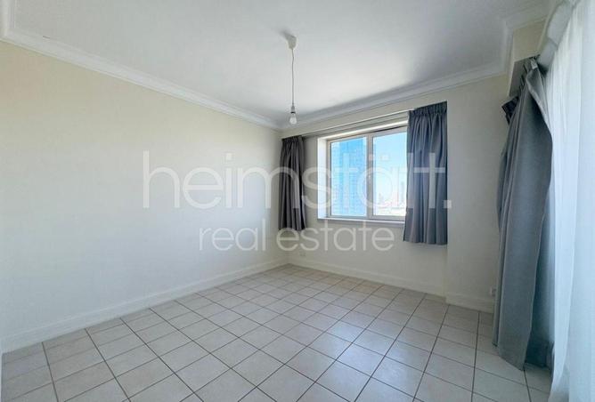 98713987 - Property Image 3