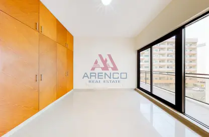 Apartment - 4 Bedrooms - 4 Bathrooms for rent in Golden Sands 9 - Mankhool - Bur Dubai - Dubai