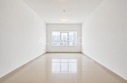 Apartment - 1 Bedroom - 2 Bathrooms for rent in Al Khan Corniche - Al Khan - Sharjah Apartment - 1 Bedroom - 2 Bathrooms for rent in Al Khan Corniche - Al Khan - Sharjah