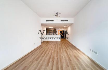 Apartment - 1 - 1 for sale in Mazaya 15 - Queue Point - Liwan - Dubai