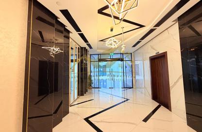 Apartment - 1 Bedroom - 2 Bathrooms for rent in Jumeirah Garden City - Al Satwa - Dubai