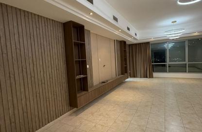 Apartment - 3 - 4 for rent in Al Dana Tower - Al Majaz 3 - Al Majaz - Sharjah