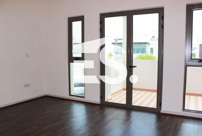 Single Row I Luxury 4BR TH | Garden | Maid Room — photo 2