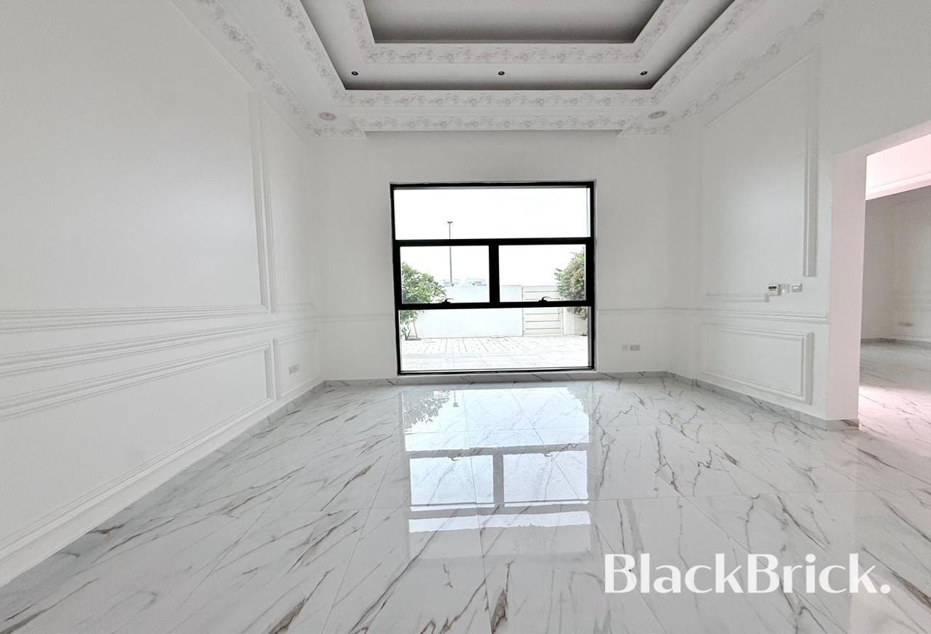 Available|Unfurnished 5BR plus M|Prime location photo 5