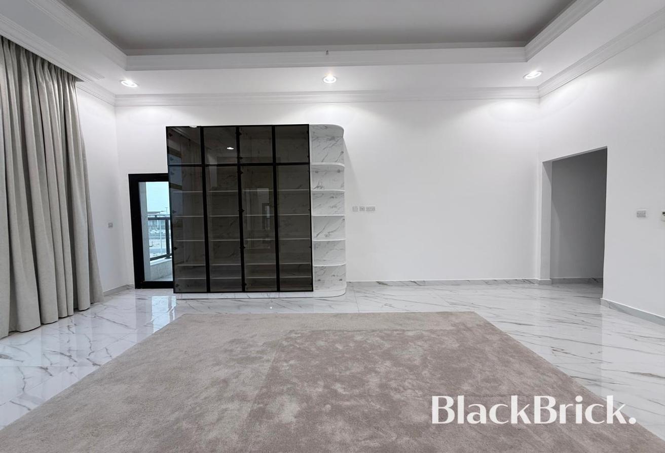Available|Unfurnished 5BR plus M|Prime location photo 12