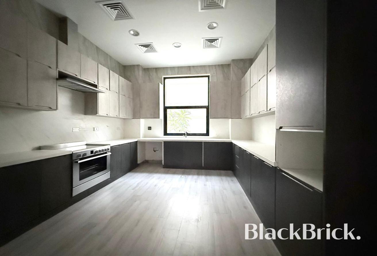 Available|Unfurnished 5BR plus M|Prime location photo 3
