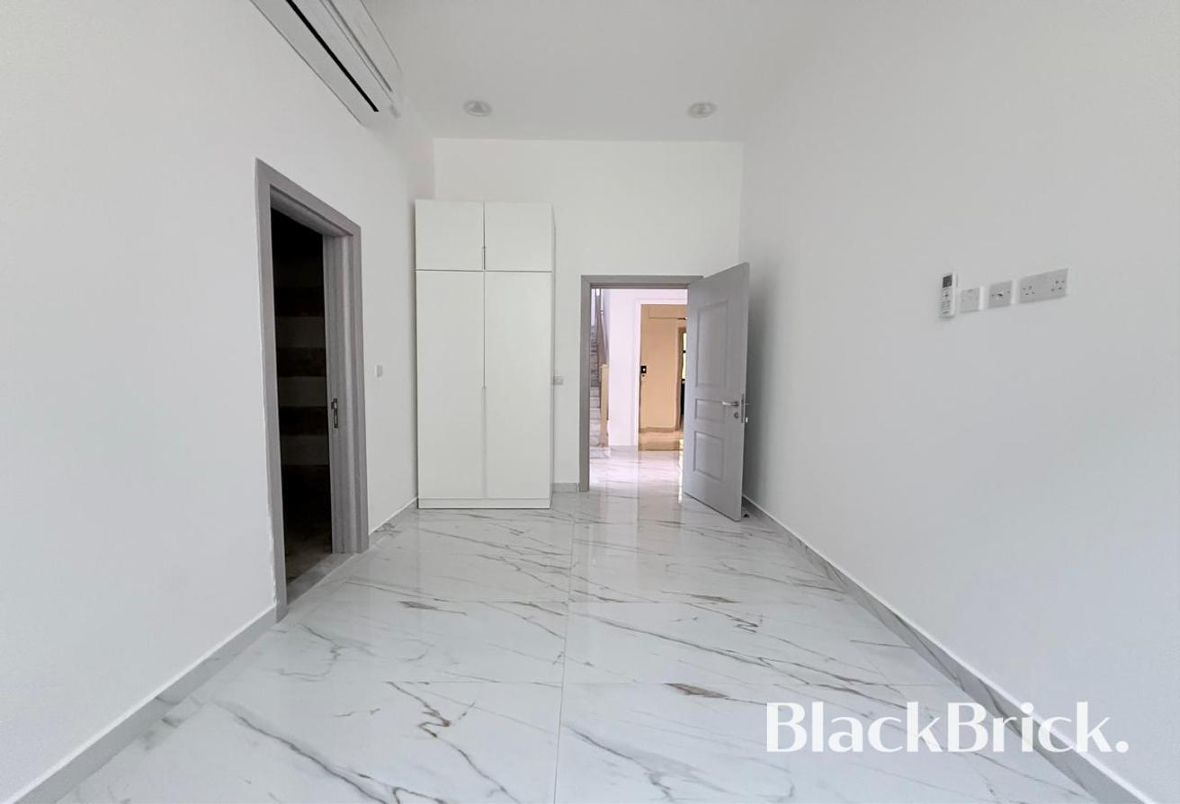 Available|Unfurnished 5BR plus M|Prime location photo 13