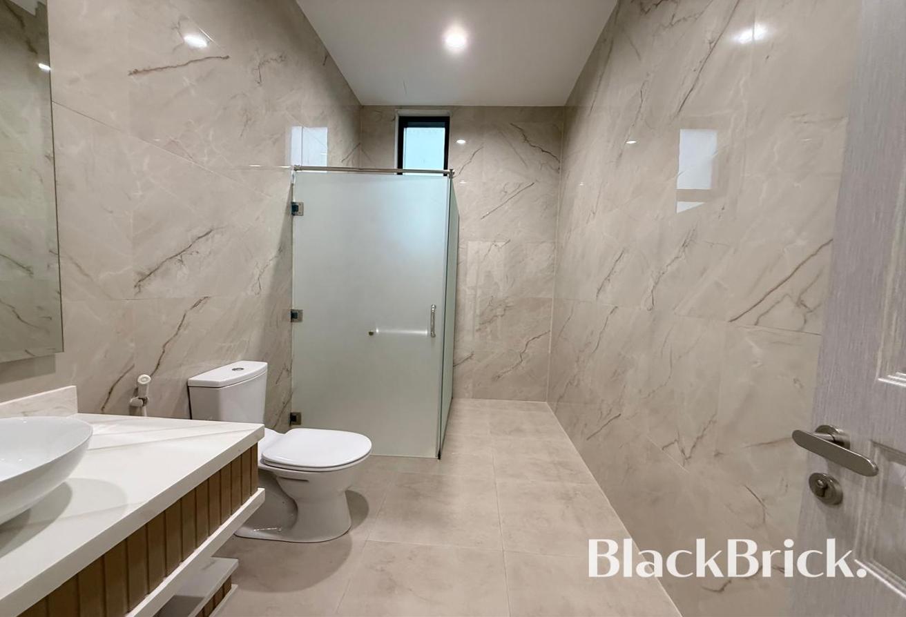 Available|Unfurnished 5BR plus M|Prime location photo 18