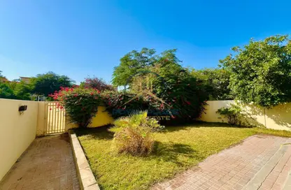 فيلا - 2 غرف نوم - 3 حمامات للايجار في الينابيع 6 - الينابيع - دبي